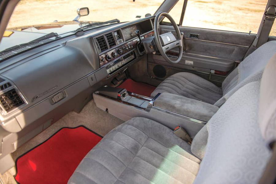 Интерьер Nissan President Sovereign VIP V8E (H250) 1985 года  (фото 13 из 28)